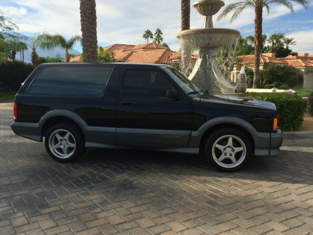 1993 Black GMC Typhoon SUV