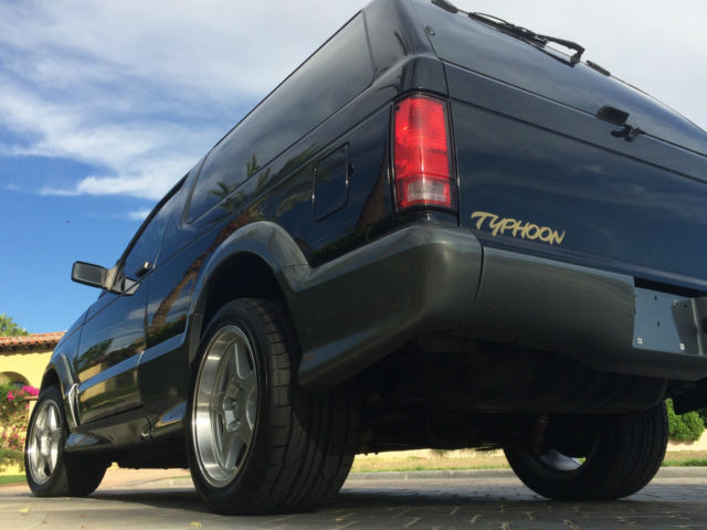 1993 Black GMC Typhoon SUV