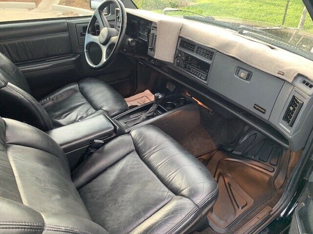 1993 Black GMC Typhoon SUV