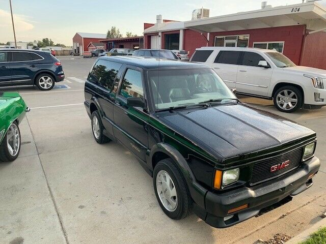 1993 Black GMC Typhoon SUV