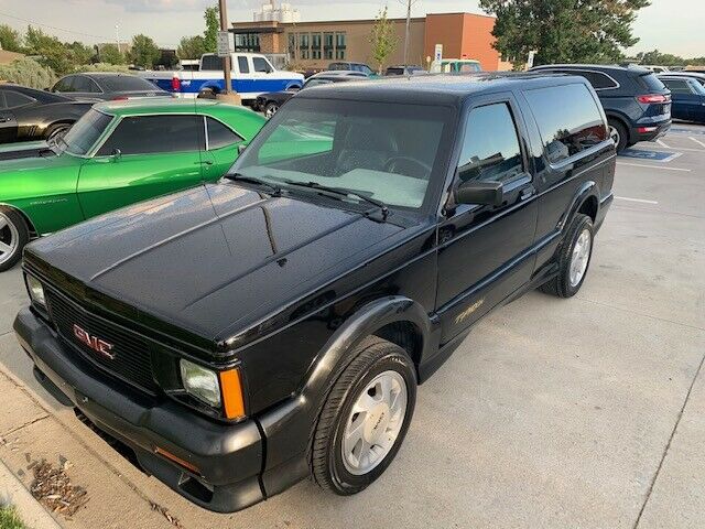 1993 Black GMC Typhoon SUV