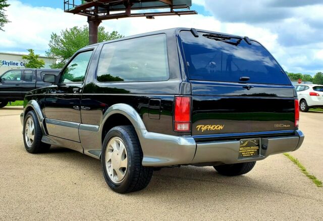 1993 Black GMC Typhoon SUV