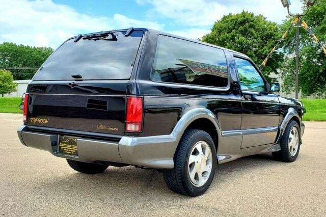 1993 Black GMC Typhoon SUV