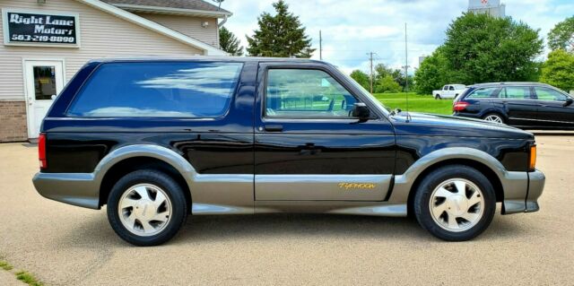 1993 Black GMC Typhoon SUV