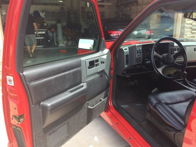 1993 Red GMC Typhoon SUV