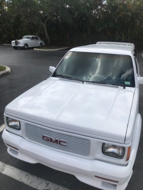 1993 White GMC Typhoon