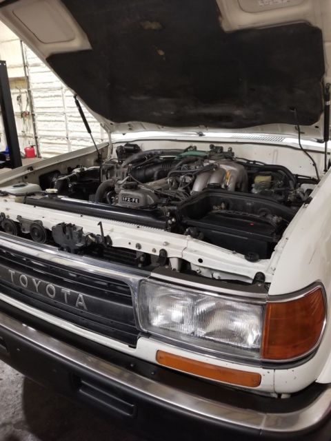 1993 White Toyota Land Cruiser SUV