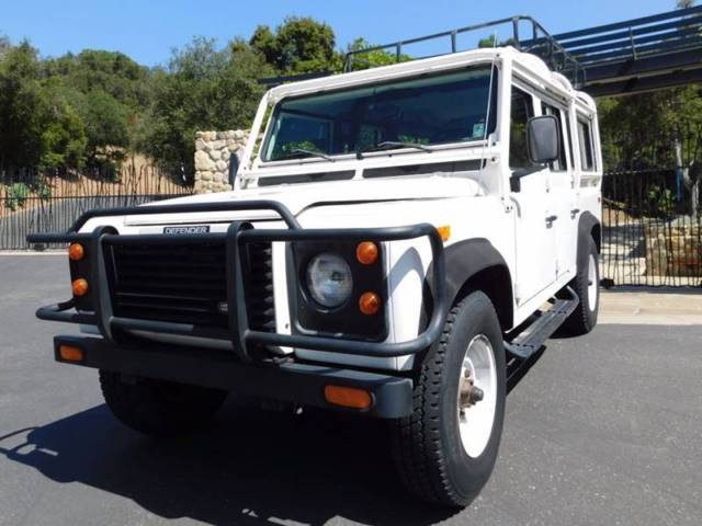 1993 White Land Rover Defender