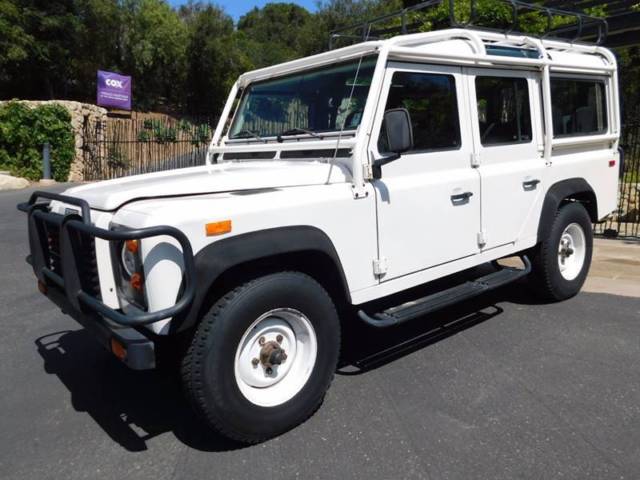 1993 White Land Rover Defender