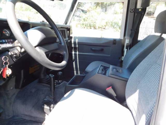 1993 White Land Rover Defender