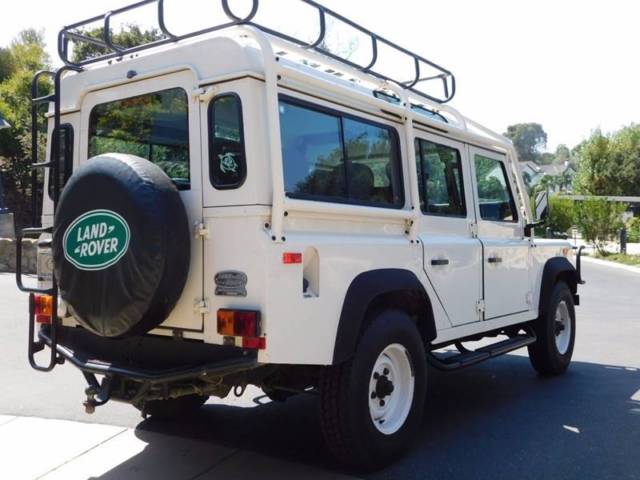 1993 White Land Rover Defender