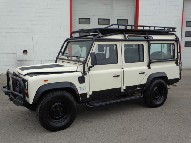 1993 White Land Rover Defender SUV