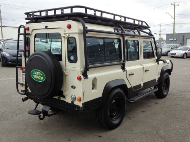 1993 White Land Rover Defender SUV