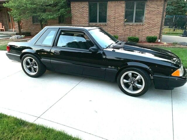 1993 Black Ford Mustang Coupe