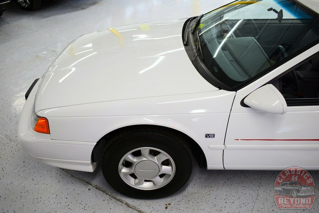 1993 White Ford Thunderbird Coupe