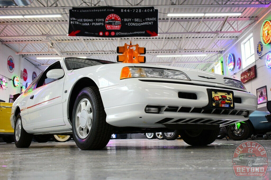 1993 White Ford Thunderbird Coupe