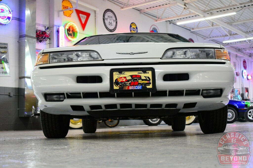 1993 White Ford Thunderbird Coupe