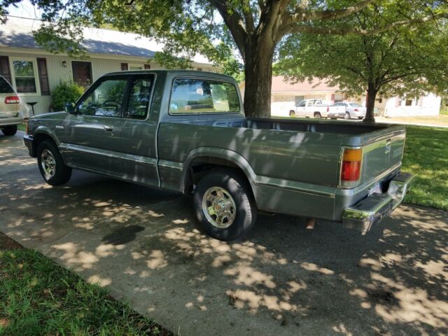 1993 Gray Mazda B-Series Pickups Extended Cab Pickup