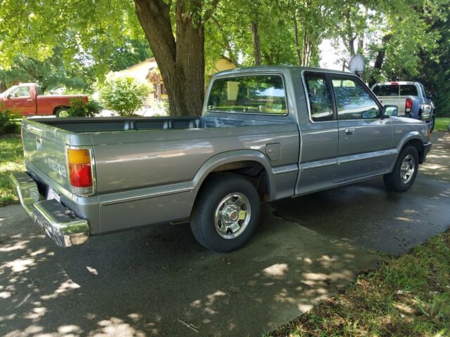 1993 Gray Mazda B-Series Pickups Extended Cab Pickup