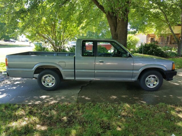 1993 Gray Mazda B-Series Pickups Extended Cab Pickup