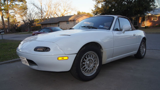 1993 White with metal flake Mazda MX-5 Miata Convertible
