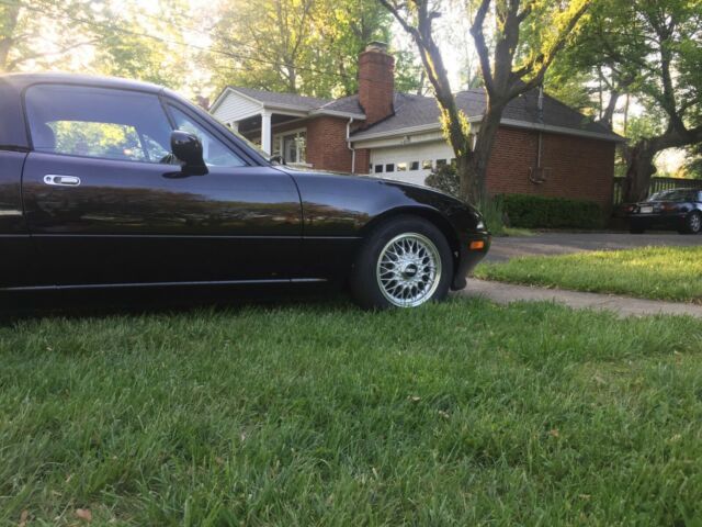 1993 Black Mazda MX-5 Miata Convertible