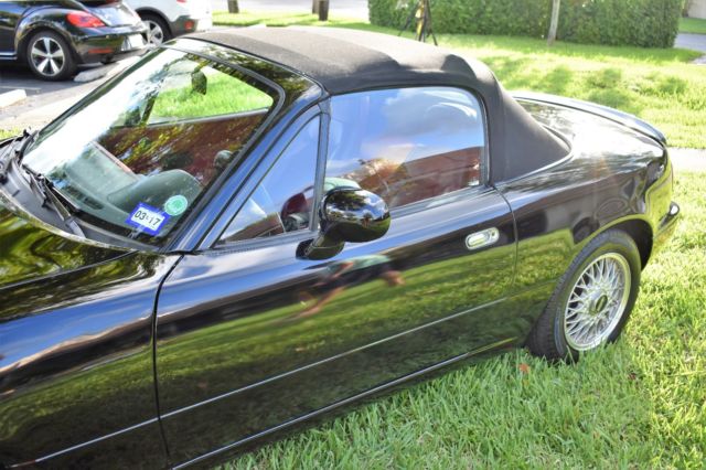 1993 Black Mazda MX-5 Miata Convertible