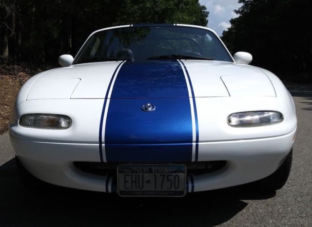 1993 White/Blue Mazda MX-5 Miata Convertible
