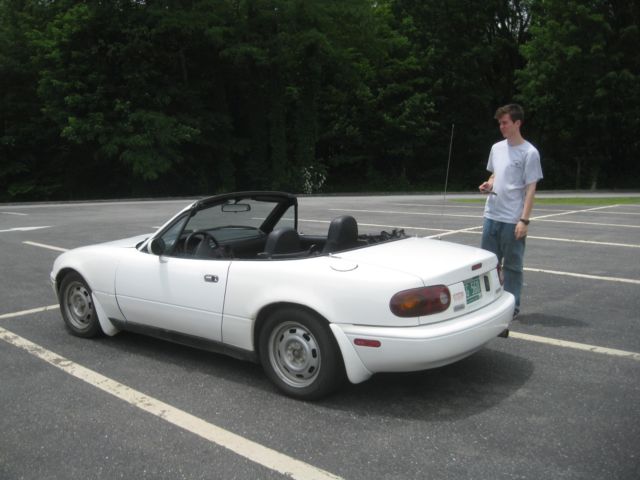 1993 White Mazda MX-5 Miata Convertible