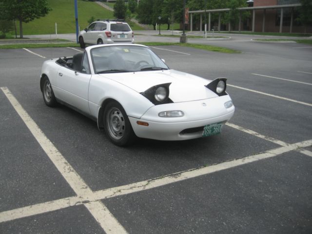 1993 White Mazda MX-5 Miata Convertible