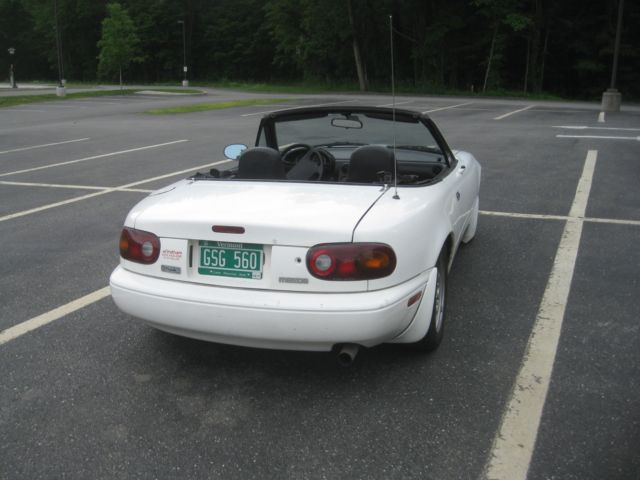 1993 White Mazda MX-5 Miata Convertible