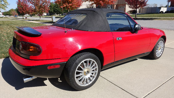 1993 White Mazda MX-5 Miata --