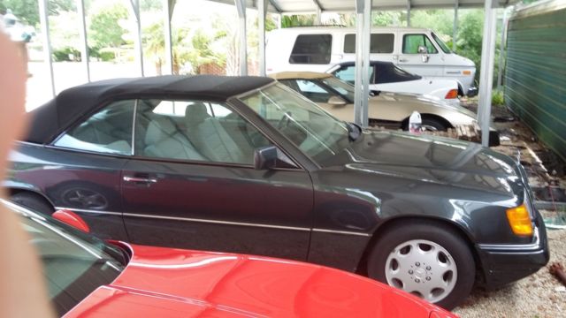 1993 Black Mercedes-Benz 300-Series Convertible