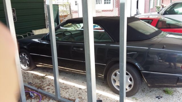 1993 Black Mercedes-Benz 300-Series Convertible