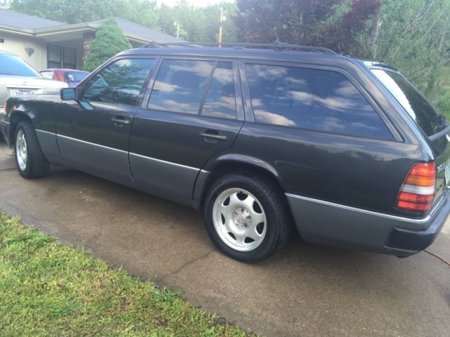 1993 pearl back Mercedes-Benz 300-Series station wagon