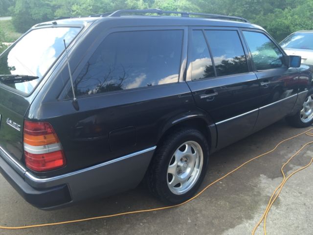 1993 pearl back Mercedes-Benz 300-Series station wagon