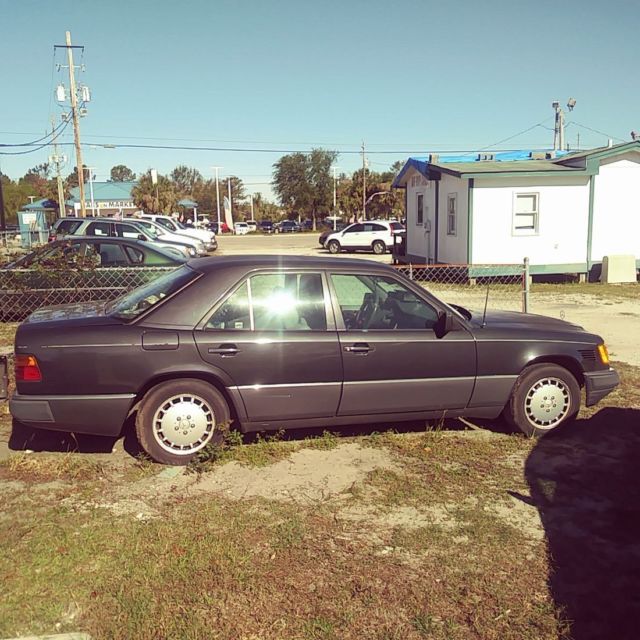 1993 Mercedes-Benz 300-Series Coupe