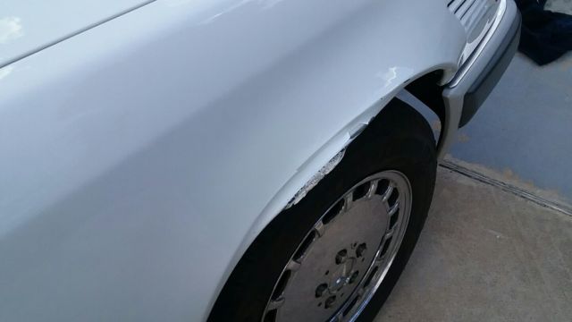 1993 White Mercedes-Benz 300-Series Sedan