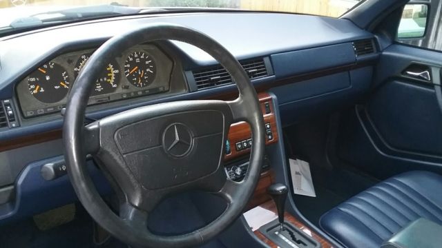 1993 White Mercedes-Benz 300-Series Sedan