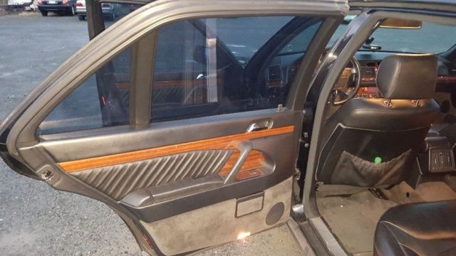 1993 Mercedes-Benz 400-Series