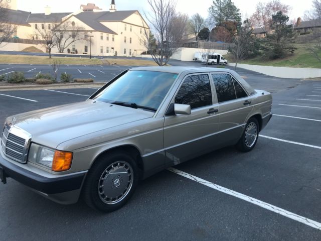 1993 Gold Mercedes-Benz 190-Series 4 DOOR