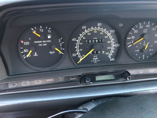 1993 Gold Mercedes-Benz 190-Series 4 DOOR