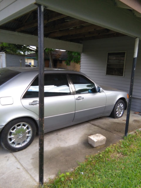 1993 Silver Mercedes-Benz 400-Series Sedan