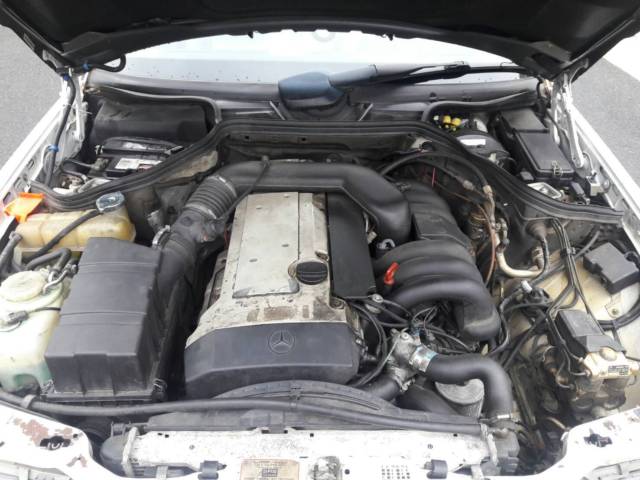 1993 White Mercedes-Benz 300-Series Sedan