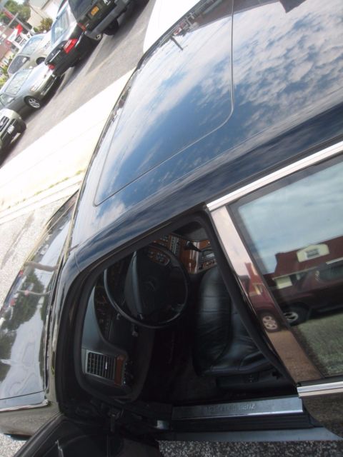 1993 Black Mercedes-Benz 300-Series Sedan