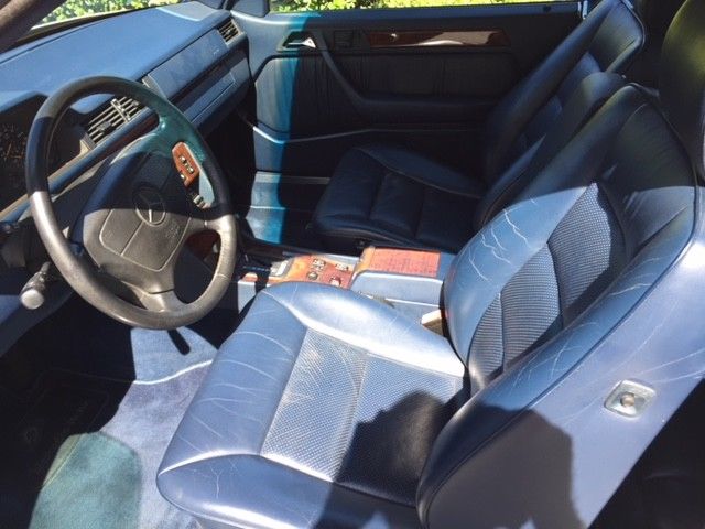 1993 White Mercedes-Benz 300-Series Convertible