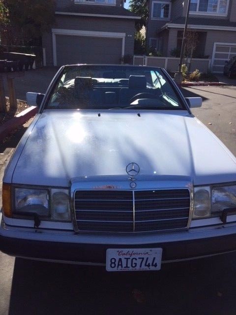 1993 White Mercedes-Benz 300-Series Convertible