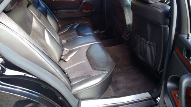 1993 Black Mercedes-Benz 400-Series Sedan