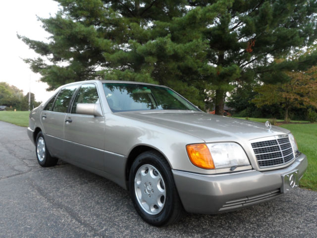 1993 Smoke Silver Mercedes-Benz 500-Series Sedan