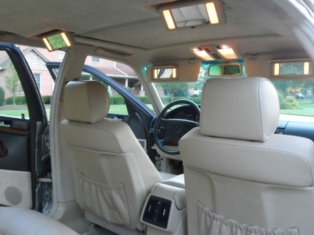 1993 Smoke Silver Mercedes-Benz 500-Series Sedan